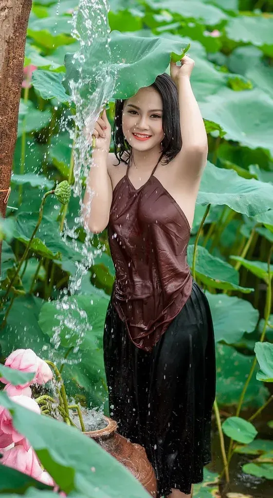 Ảnh sex áo yếm 02