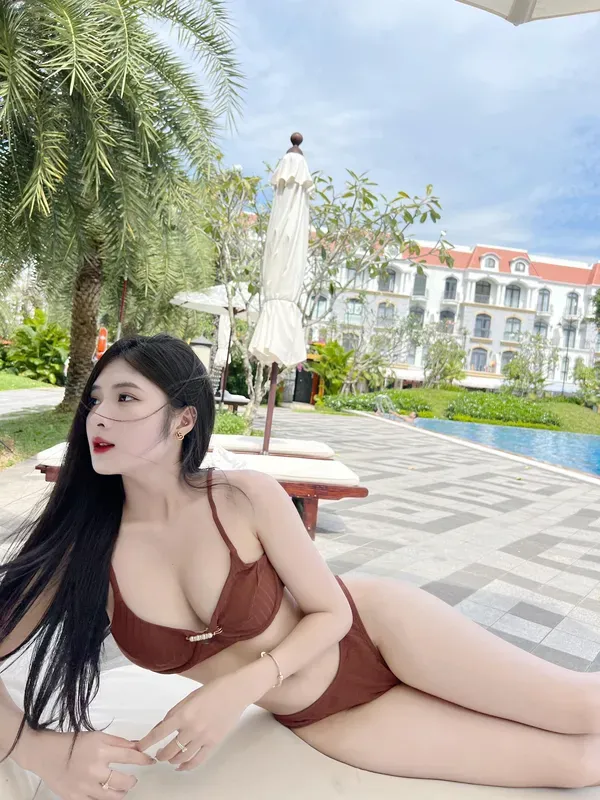 quynh alee nude 10