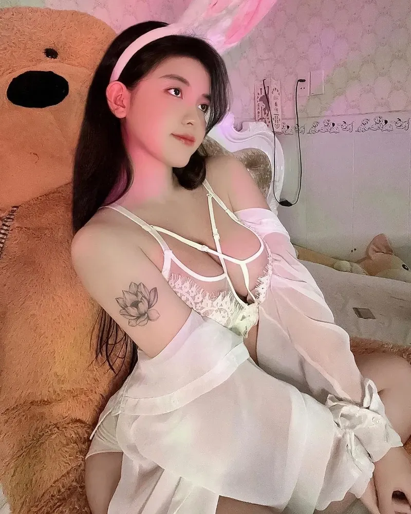 Ảnh 18+ Huỳnh Anh 39