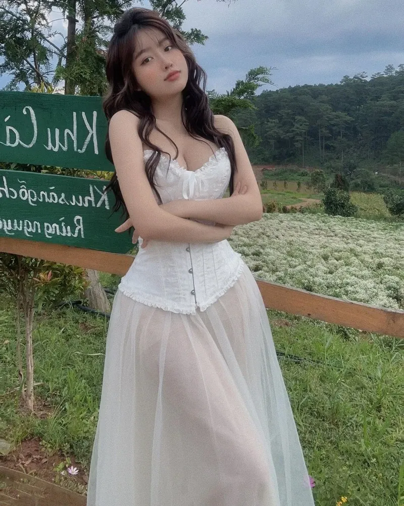 Ảnh 18+ Nguyễn Thùy Trang 18