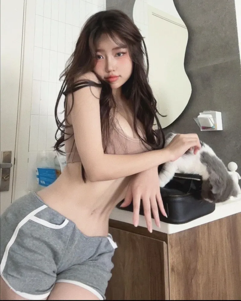 Ảnh 18+ Nguyễn Thùy Trang 19