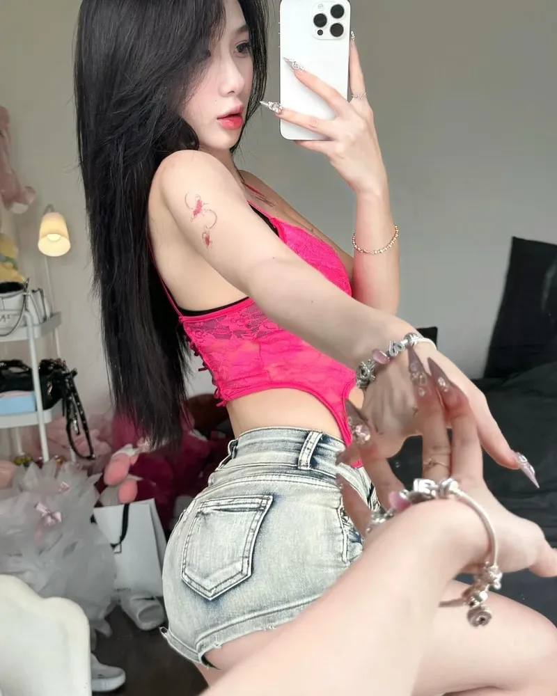 Ảnh 18+ Quỳnh Hương 41