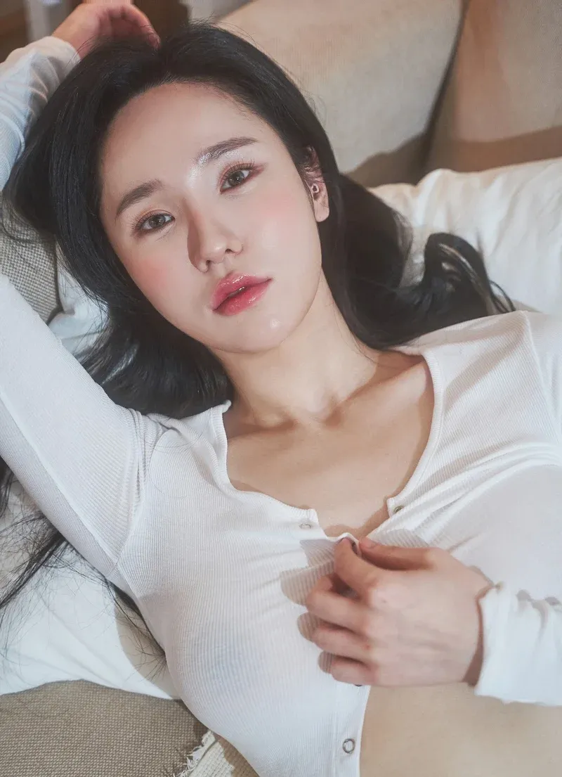 Ảnh sex Yunha 